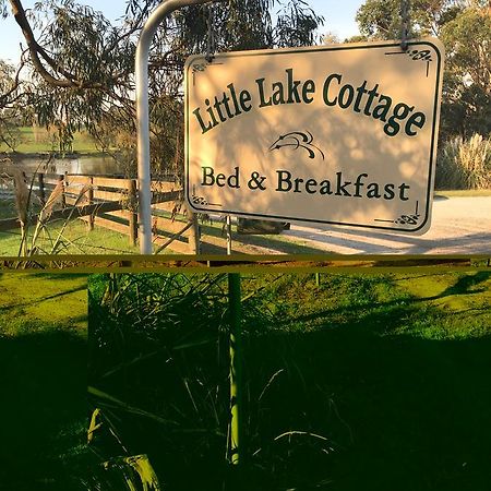 Nyora Little Lake Cottage מראה חיצוני תמונה