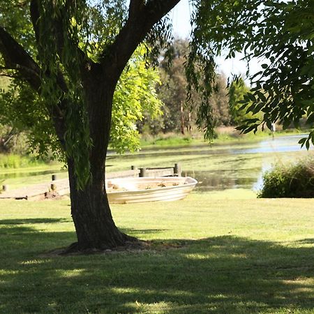 Nyora Little Lake Cottage מראה חיצוני תמונה