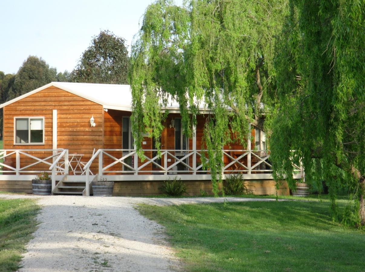 Nyora Little Lake Cottage מראה חיצוני תמונה
