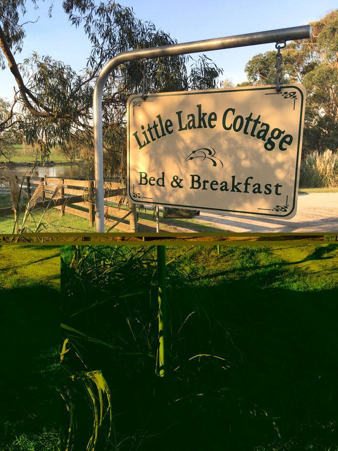 Nyora Little Lake Cottage מראה חיצוני תמונה