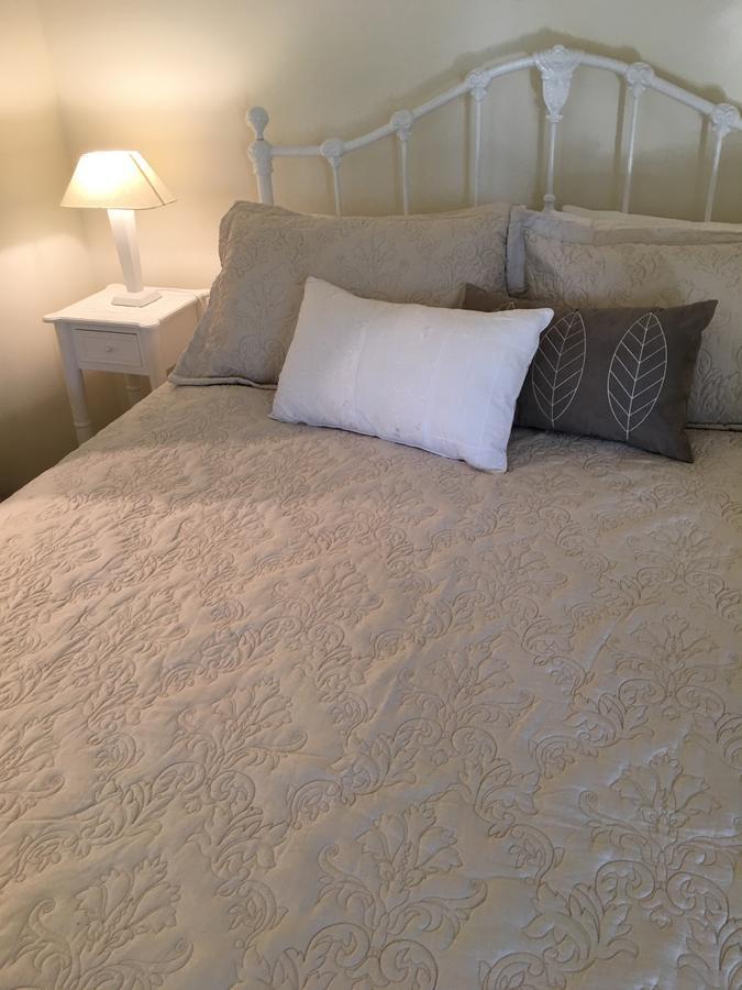 Nyora Little Lake Cottage מראה חיצוני תמונה