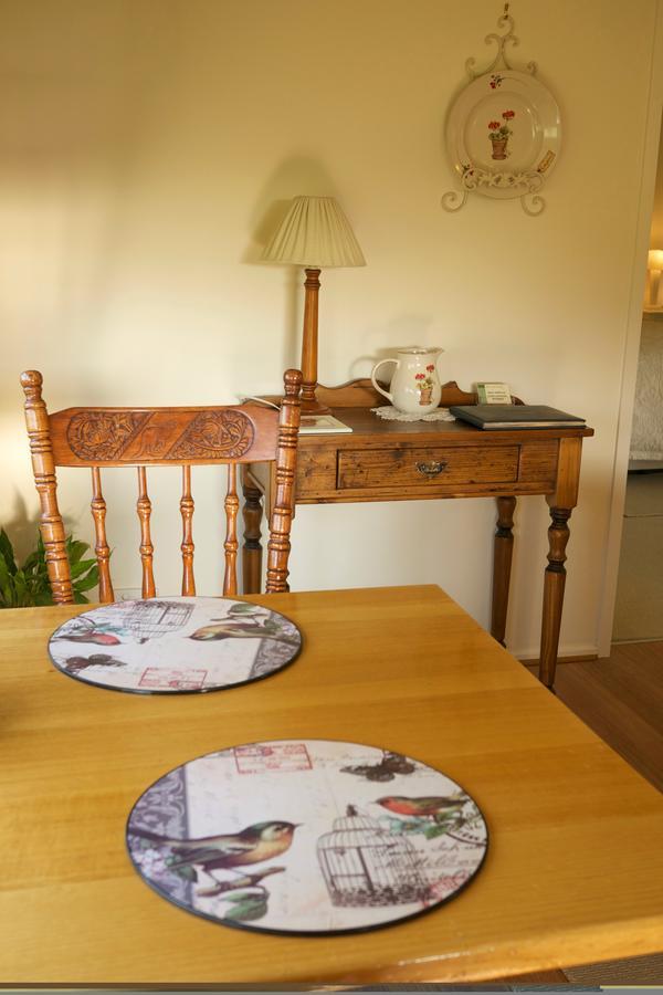 Nyora Little Lake Cottage מראה חיצוני תמונה